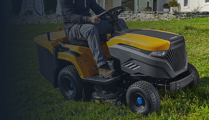 Traktory ogrodowe z centralnym agregatem tnącym