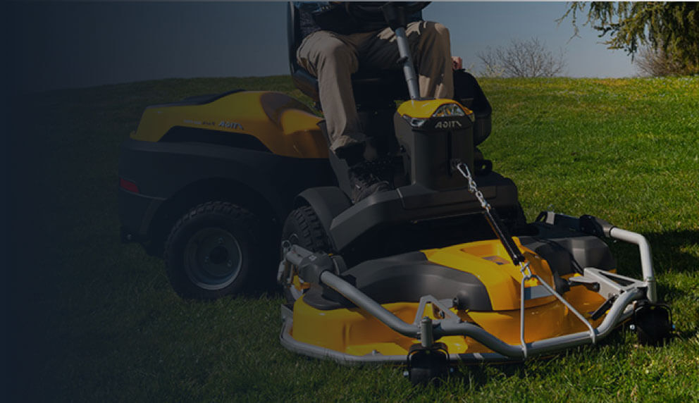 Traktory ogrodowe z agregatem tnącym z przodu