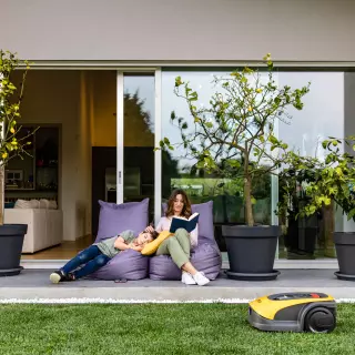 Robot koszący – wygodny dla Ciebie, bezpieczny dla Twojego trawnika